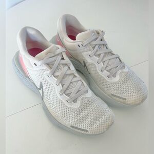 Nike ZoomX Invincible Run Flyknit‎ White Athletic Running Shoes Men's Size 10.5